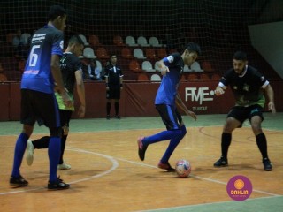 
<a style='margin-left: 5px;' class='btn btn-xs btn-social btn-facebook' href='https://www.facebook.com/sharer/sharer.php?u=https://www.boladovale.com.br/imgs/800-800-90/conteudo/fotos/1316/img7810.jpg' rel='popup' data-width='500' data-height='400'><i class='fa fa-facebook'></i>Compartilhar <span class='hidden-xs'>no Facebook</span>
</a> 
<a class='btn btn-default btn-xs' target='_blank' href='imgs/800-800-90/conteudo/fotos/1316/img7810.jpg'>
<span class='glyphicon glyphicon-cloud-download'></span> Salvar
</a> 
<span></span>