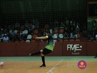 
<a style='margin-left: 5px;' class='btn btn-xs btn-social btn-facebook' href='https://www.facebook.com/sharer/sharer.php?u=https://www.boladovale.com.br/imgs/800-800-90/conteudo/fotos/1316/img7818.jpg' rel='popup' data-width='500' data-height='400'><i class='fa fa-facebook'></i>Compartilhar <span class='hidden-xs'>no Facebook</span>
</a> 
<a class='btn btn-default btn-xs' target='_blank' href='imgs/800-800-90/conteudo/fotos/1316/img7818.jpg'>
<span class='glyphicon glyphicon-cloud-download'></span> Salvar
</a> 
<span></span>