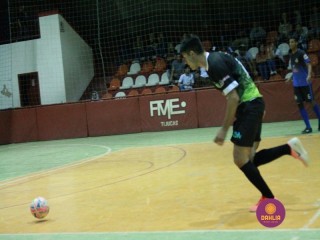 
<a style='margin-left: 5px;' class='btn btn-xs btn-social btn-facebook' href='https://www.facebook.com/sharer/sharer.php?u=https://www.boladovale.com.br/imgs/800-800-90/conteudo/fotos/1316/img7838.jpg' rel='popup' data-width='500' data-height='400'><i class='fa fa-facebook'></i>Compartilhar <span class='hidden-xs'>no Facebook</span>
</a> 
<a class='btn btn-default btn-xs' target='_blank' href='imgs/800-800-90/conteudo/fotos/1316/img7838.jpg'>
<span class='glyphicon glyphicon-cloud-download'></span> Salvar
</a> 
<span></span>
