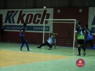 
<a style='margin-left: 5px;' class='btn btn-xs btn-social btn-facebook' href='https://www.facebook.com/sharer/sharer.php?u=https://www.boladovale.com.br/imgs/800-800-90/conteudo/fotos/1316/img7861.jpg' rel='popup' data-width='500' data-height='400'><i class='fa fa-facebook'></i>Compartilhar <span class='hidden-xs'>no Facebook</span>
</a> 
<a class='btn btn-default btn-xs' target='_blank' href='imgs/800-800-90/conteudo/fotos/1316/img7861.jpg'>
<span class='glyphicon glyphicon-cloud-download'></span> Salvar
</a> 
<span></span>