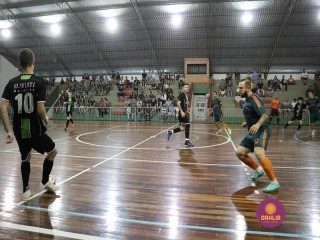 
<a style='margin-left: 5px;' class='btn btn-xs btn-social btn-facebook' href='https://www.facebook.com/sharer/sharer.php?u=https://www.boladovale.com.br/imgs/800-800-90/conteudo/fotos/1317/img8951.jpg' rel='popup' data-width='500' data-height='400'><i class='fa fa-facebook'></i>Compartilhar <span class='hidden-xs'>no Facebook</span>
</a> 
<a class='btn btn-default btn-xs' target='_blank' href='imgs/800-800-90/conteudo/fotos/1317/img8951.jpg'>
<span class='glyphicon glyphicon-cloud-download'></span> Salvar
</a> 
<span></span>