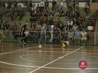 
<a style='margin-left: 5px;' class='btn btn-xs btn-social btn-facebook' href='https://www.facebook.com/sharer/sharer.php?u=https://www.boladovale.com.br/imgs/800-800-90/conteudo/fotos/1317/mg8973.jpg' rel='popup' data-width='500' data-height='400'><i class='fa fa-facebook'></i>Compartilhar <span class='hidden-xs'>no Facebook</span>
</a> 
<a class='btn btn-default btn-xs' target='_blank' href='imgs/800-800-90/conteudo/fotos/1317/mg8973.jpg'>
<span class='glyphicon glyphicon-cloud-download'></span> Salvar
</a> 
<span></span>