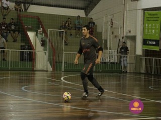 
<a style='margin-left: 5px;' class='btn btn-xs btn-social btn-facebook' href='https://www.facebook.com/sharer/sharer.php?u=https://www.boladovale.com.br/imgs/800-800-90/conteudo/fotos/1317/mg9012.jpg' rel='popup' data-width='500' data-height='400'><i class='fa fa-facebook'></i>Compartilhar <span class='hidden-xs'>no Facebook</span>
</a> 
<a class='btn btn-default btn-xs' target='_blank' href='imgs/800-800-90/conteudo/fotos/1317/mg9012.jpg'>
<span class='glyphicon glyphicon-cloud-download'></span> Salvar
</a> 
<span></span>