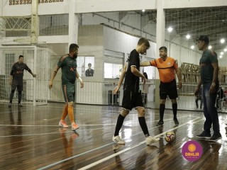 
<a style='margin-left: 5px;' class='btn btn-xs btn-social btn-facebook' href='https://www.facebook.com/sharer/sharer.php?u=https://www.boladovale.com.br/imgs/800-800-90/conteudo/fotos/1317/mg9014.jpg' rel='popup' data-width='500' data-height='400'><i class='fa fa-facebook'></i>Compartilhar <span class='hidden-xs'>no Facebook</span>
</a> 
<a class='btn btn-default btn-xs' target='_blank' href='imgs/800-800-90/conteudo/fotos/1317/mg9014.jpg'>
<span class='glyphicon glyphicon-cloud-download'></span> Salvar
</a> 
<span></span>