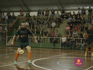 
<a style='margin-left: 5px;' class='btn btn-xs btn-social btn-facebook' href='https://www.facebook.com/sharer/sharer.php?u=https://www.boladovale.com.br/imgs/800-800-90/conteudo/fotos/1317/mg9035.jpg' rel='popup' data-width='500' data-height='400'><i class='fa fa-facebook'></i>Compartilhar <span class='hidden-xs'>no Facebook</span>
</a> 
<a class='btn btn-default btn-xs' target='_blank' href='imgs/800-800-90/conteudo/fotos/1317/mg9035.jpg'>
<span class='glyphicon glyphicon-cloud-download'></span> Salvar
</a> 
<span></span>