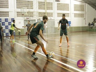
<a style='margin-left: 5px;' class='btn btn-xs btn-social btn-facebook' href='https://www.facebook.com/sharer/sharer.php?u=https://www.boladovale.com.br/imgs/800-800-90/conteudo/fotos/1317/mg9088.jpg' rel='popup' data-width='500' data-height='400'><i class='fa fa-facebook'></i>Compartilhar <span class='hidden-xs'>no Facebook</span>
</a> 
<a class='btn btn-default btn-xs' target='_blank' href='imgs/800-800-90/conteudo/fotos/1317/mg9088.jpg'>
<span class='glyphicon glyphicon-cloud-download'></span> Salvar
</a> 
<span></span>