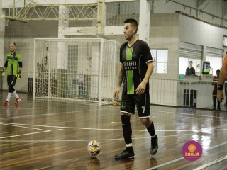 
<a style='margin-left: 5px;' class='btn btn-xs btn-social btn-facebook' href='https://www.facebook.com/sharer/sharer.php?u=https://www.boladovale.com.br/imgs/800-800-90/conteudo/fotos/1317/mg9094.jpg' rel='popup' data-width='500' data-height='400'><i class='fa fa-facebook'></i>Compartilhar <span class='hidden-xs'>no Facebook</span>
</a> 
<a class='btn btn-default btn-xs' target='_blank' href='imgs/800-800-90/conteudo/fotos/1317/mg9094.jpg'>
<span class='glyphicon glyphicon-cloud-download'></span> Salvar
</a> 
<span></span>