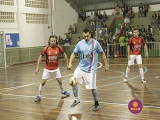 
<a style='margin-left: 5px;' class='btn btn-xs btn-social btn-facebook' href='https://www.facebook.com/sharer/sharer.php?u=https://www.boladovale.com.br/imgs/800-800-90/conteudo/fotos/1318/mg9121.jpg' rel='popup' data-width='500' data-height='400'><i class='fa fa-facebook'></i>Compartilhar <span class='hidden-xs'>no Facebook</span>
</a> 
<a class='btn btn-default btn-xs' target='_blank' href='imgs/800-800-90/conteudo/fotos/1318/mg9121.jpg'>
<span class='glyphicon glyphicon-cloud-download'></span> Salvar
</a> 
<span></span>