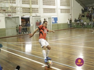 
<a style='margin-left: 5px;' class='btn btn-xs btn-social btn-facebook' href='https://www.facebook.com/sharer/sharer.php?u=https://www.boladovale.com.br/imgs/800-800-90/conteudo/fotos/1318/mg9167.jpg' rel='popup' data-width='500' data-height='400'><i class='fa fa-facebook'></i>Compartilhar <span class='hidden-xs'>no Facebook</span>
</a> 
<a class='btn btn-default btn-xs' target='_blank' href='imgs/800-800-90/conteudo/fotos/1318/mg9167.jpg'>
<span class='glyphicon glyphicon-cloud-download'></span> Salvar
</a> 
<span></span>