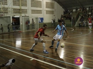 
<a style='margin-left: 5px;' class='btn btn-xs btn-social btn-facebook' href='https://www.facebook.com/sharer/sharer.php?u=https://www.boladovale.com.br/imgs/800-800-90/conteudo/fotos/1318/mg9188.jpg' rel='popup' data-width='500' data-height='400'><i class='fa fa-facebook'></i>Compartilhar <span class='hidden-xs'>no Facebook</span>
</a> 
<a class='btn btn-default btn-xs' target='_blank' href='imgs/800-800-90/conteudo/fotos/1318/mg9188.jpg'>
<span class='glyphicon glyphicon-cloud-download'></span> Salvar
</a> 
<span></span>