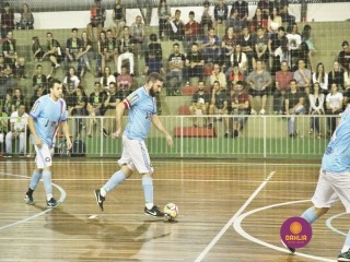 
<a style='margin-left: 5px;' class='btn btn-xs btn-social btn-facebook' href='https://www.facebook.com/sharer/sharer.php?u=https://www.boladovale.com.br/imgs/800-800-90/conteudo/fotos/1318/mg9206.jpg' rel='popup' data-width='500' data-height='400'><i class='fa fa-facebook'></i>Compartilhar <span class='hidden-xs'>no Facebook</span>
</a> 
<a class='btn btn-default btn-xs' target='_blank' href='imgs/800-800-90/conteudo/fotos/1318/mg9206.jpg'>
<span class='glyphicon glyphicon-cloud-download'></span> Salvar
</a> 
<span></span>