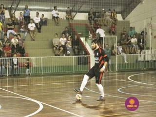 
<a style='margin-left: 5px;' class='btn btn-xs btn-social btn-facebook' href='https://www.facebook.com/sharer/sharer.php?u=https://www.boladovale.com.br/imgs/800-800-90/conteudo/fotos/1318/mg9238.jpg' rel='popup' data-width='500' data-height='400'><i class='fa fa-facebook'></i>Compartilhar <span class='hidden-xs'>no Facebook</span>
</a> 
<a class='btn btn-default btn-xs' target='_blank' href='imgs/800-800-90/conteudo/fotos/1318/mg9238.jpg'>
<span class='glyphicon glyphicon-cloud-download'></span> Salvar
</a> 
<span></span>