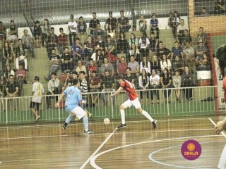 
<a style='margin-left: 5px;' class='btn btn-xs btn-social btn-facebook' href='https://www.facebook.com/sharer/sharer.php?u=https://www.boladovale.com.br/imgs/800-800-90/conteudo/fotos/1318/mg9244.jpg' rel='popup' data-width='500' data-height='400'><i class='fa fa-facebook'></i>Compartilhar <span class='hidden-xs'>no Facebook</span>
</a> 
<a class='btn btn-default btn-xs' target='_blank' href='imgs/800-800-90/conteudo/fotos/1318/mg9244.jpg'>
<span class='glyphicon glyphicon-cloud-download'></span> Salvar
</a> 
<span></span>