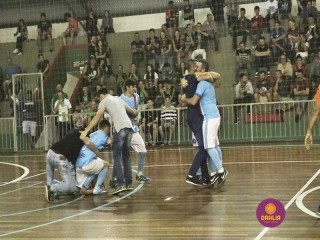 
<a style='margin-left: 5px;' class='btn btn-xs btn-social btn-facebook' href='https://www.facebook.com/sharer/sharer.php?u=https://www.boladovale.com.br/imgs/800-800-90/conteudo/fotos/1318/mg9259.jpg' rel='popup' data-width='500' data-height='400'><i class='fa fa-facebook'></i>Compartilhar <span class='hidden-xs'>no Facebook</span>
</a> 
<a class='btn btn-default btn-xs' target='_blank' href='imgs/800-800-90/conteudo/fotos/1318/mg9259.jpg'>
<span class='glyphicon glyphicon-cloud-download'></span> Salvar
</a> 
<span></span>