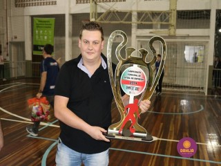
<a style='margin-left: 5px;' class='btn btn-xs btn-social btn-facebook' href='https://www.facebook.com/sharer/sharer.php?u=https://www.boladovale.com.br/imgs/800-800-90/conteudo/fotos/1319/img9331.jpg' rel='popup' data-width='500' data-height='400'><i class='fa fa-facebook'></i>Compartilhar <span class='hidden-xs'>no Facebook</span>
</a> 
<a class='btn btn-default btn-xs' target='_blank' href='imgs/800-800-90/conteudo/fotos/1319/img9331.jpg'>
<span class='glyphicon glyphicon-cloud-download'></span> Salvar
</a> 
<span></span>