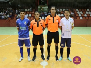 
<a style='margin-left: 5px;' class='btn btn-xs btn-social btn-facebook' href='https://www.facebook.com/sharer/sharer.php?u=https://www.boladovale.com.br/imgs/800-800-90/conteudo/fotos/1320/img9349.jpg' rel='popup' data-width='500' data-height='400'><i class='fa fa-facebook'></i>Compartilhar <span class='hidden-xs'>no Facebook</span>
</a> 
<a class='btn btn-default btn-xs' target='_blank' href='imgs/800-800-90/conteudo/fotos/1320/img9349.jpg'>
<span class='glyphicon glyphicon-cloud-download'></span> Salvar
</a> 
<span></span>