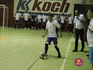 
<a style='margin-left: 5px;' class='btn btn-xs btn-social btn-facebook' href='https://www.facebook.com/sharer/sharer.php?u=https://www.boladovale.com.br/imgs/800-800-90/conteudo/fotos/1320/mg9364.jpg' rel='popup' data-width='500' data-height='400'><i class='fa fa-facebook'></i>Compartilhar <span class='hidden-xs'>no Facebook</span>
</a> 
<a class='btn btn-default btn-xs' target='_blank' href='imgs/800-800-90/conteudo/fotos/1320/mg9364.jpg'>
<span class='glyphicon glyphicon-cloud-download'></span> Salvar
</a> 
<span></span>
