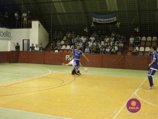 
<a style='margin-left: 5px;' class='btn btn-xs btn-social btn-facebook' href='https://www.facebook.com/sharer/sharer.php?u=https://www.boladovale.com.br/imgs/800-800-90/conteudo/fotos/1320/mg9386.jpg' rel='popup' data-width='500' data-height='400'><i class='fa fa-facebook'></i>Compartilhar <span class='hidden-xs'>no Facebook</span>
</a> 
<a class='btn btn-default btn-xs' target='_blank' href='imgs/800-800-90/conteudo/fotos/1320/mg9386.jpg'>
<span class='glyphicon glyphicon-cloud-download'></span> Salvar
</a> 
<span></span>