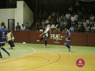 
<a style='margin-left: 5px;' class='btn btn-xs btn-social btn-facebook' href='https://www.facebook.com/sharer/sharer.php?u=https://www.boladovale.com.br/imgs/800-800-90/conteudo/fotos/1320/mg9393.jpg' rel='popup' data-width='500' data-height='400'><i class='fa fa-facebook'></i>Compartilhar <span class='hidden-xs'>no Facebook</span>
</a> 
<a class='btn btn-default btn-xs' target='_blank' href='imgs/800-800-90/conteudo/fotos/1320/mg9393.jpg'>
<span class='glyphicon glyphicon-cloud-download'></span> Salvar
</a> 
<span></span>