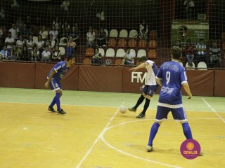 
<a style='margin-left: 5px;' class='btn btn-xs btn-social btn-facebook' href='https://www.facebook.com/sharer/sharer.php?u=https://www.boladovale.com.br/imgs/800-800-90/conteudo/fotos/1320/mg9398.jpg' rel='popup' data-width='500' data-height='400'><i class='fa fa-facebook'></i>Compartilhar <span class='hidden-xs'>no Facebook</span>
</a> 
<a class='btn btn-default btn-xs' target='_blank' href='imgs/800-800-90/conteudo/fotos/1320/mg9398.jpg'>
<span class='glyphicon glyphicon-cloud-download'></span> Salvar
</a> 
<span></span>