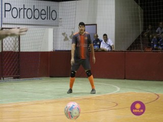 
<a style='margin-left: 5px;' class='btn btn-xs btn-social btn-facebook' href='https://www.facebook.com/sharer/sharer.php?u=https://www.boladovale.com.br/imgs/800-800-90/conteudo/fotos/1321/img9426.jpg' rel='popup' data-width='500' data-height='400'><i class='fa fa-facebook'></i>Compartilhar <span class='hidden-xs'>no Facebook</span>
</a> 
<a class='btn btn-default btn-xs' target='_blank' href='imgs/800-800-90/conteudo/fotos/1321/img9426.jpg'>
<span class='glyphicon glyphicon-cloud-download'></span> Salvar
</a> 
<span></span>