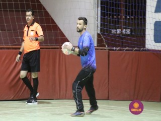 
<a style='margin-left: 5px;' class='btn btn-xs btn-social btn-facebook' href='https://www.facebook.com/sharer/sharer.php?u=https://www.boladovale.com.br/imgs/800-800-90/conteudo/fotos/1321/img9445.jpg' rel='popup' data-width='500' data-height='400'><i class='fa fa-facebook'></i>Compartilhar <span class='hidden-xs'>no Facebook</span>
</a> 
<a class='btn btn-default btn-xs' target='_blank' href='imgs/800-800-90/conteudo/fotos/1321/img9445.jpg'>
<span class='glyphicon glyphicon-cloud-download'></span> Salvar
</a> 
<span></span>