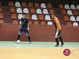 
<a style='margin-left: 5px;' class='btn btn-xs btn-social btn-facebook' href='https://www.facebook.com/sharer/sharer.php?u=https://www.boladovale.com.br/imgs/800-800-90/conteudo/fotos/1321/img9507.jpg' rel='popup' data-width='500' data-height='400'><i class='fa fa-facebook'></i>Compartilhar <span class='hidden-xs'>no Facebook</span>
</a> 
<a class='btn btn-default btn-xs' target='_blank' href='imgs/800-800-90/conteudo/fotos/1321/img9507.jpg'>
<span class='glyphicon glyphicon-cloud-download'></span> Salvar
</a> 
<span></span>