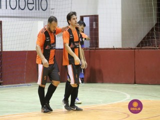 
<a style='margin-left: 5px;' class='btn btn-xs btn-social btn-facebook' href='https://www.facebook.com/sharer/sharer.php?u=https://www.boladovale.com.br/imgs/800-800-90/conteudo/fotos/1321/img9514.jpg' rel='popup' data-width='500' data-height='400'><i class='fa fa-facebook'></i>Compartilhar <span class='hidden-xs'>no Facebook</span>
</a> 
<a class='btn btn-default btn-xs' target='_blank' href='imgs/800-800-90/conteudo/fotos/1321/img9514.jpg'>
<span class='glyphicon glyphicon-cloud-download'></span> Salvar
</a> 
<span></span>