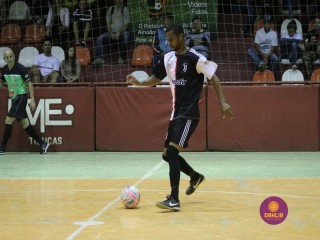 
<a style='margin-left: 5px;' class='btn btn-xs btn-social btn-facebook' href='https://www.facebook.com/sharer/sharer.php?u=https://www.boladovale.com.br/imgs/800-800-90/conteudo/fotos/1322/img9554.jpg' rel='popup' data-width='500' data-height='400'><i class='fa fa-facebook'></i>Compartilhar <span class='hidden-xs'>no Facebook</span>
</a> 
<a class='btn btn-default btn-xs' target='_blank' href='imgs/800-800-90/conteudo/fotos/1322/img9554.jpg'>
<span class='glyphicon glyphicon-cloud-download'></span> Salvar
</a> 
<span></span>