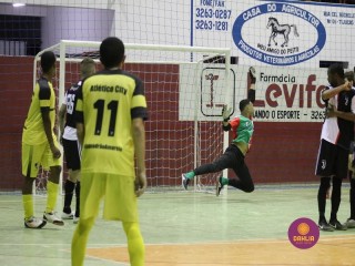 
<a style='margin-left: 5px;' class='btn btn-xs btn-social btn-facebook' href='https://www.facebook.com/sharer/sharer.php?u=https://www.boladovale.com.br/imgs/800-800-90/conteudo/fotos/1322/img9590.jpg' rel='popup' data-width='500' data-height='400'><i class='fa fa-facebook'></i>Compartilhar <span class='hidden-xs'>no Facebook</span>
</a> 
<a class='btn btn-default btn-xs' target='_blank' href='imgs/800-800-90/conteudo/fotos/1322/img9590.jpg'>
<span class='glyphicon glyphicon-cloud-download'></span> Salvar
</a> 
<span></span>