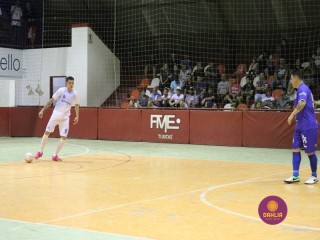 
<a style='margin-left: 5px;' class='btn btn-xs btn-social btn-facebook' href='https://www.facebook.com/sharer/sharer.php?u=https://www.boladovale.com.br/imgs/800-800-90/conteudo/fotos/1324/img9795.jpg' rel='popup' data-width='500' data-height='400'><i class='fa fa-facebook'></i>Compartilhar <span class='hidden-xs'>no Facebook</span>
</a> 
<a class='btn btn-default btn-xs' target='_blank' href='imgs/800-800-90/conteudo/fotos/1324/img9795.jpg'>
<span class='glyphicon glyphicon-cloud-download'></span> Salvar
</a> 
<span></span>