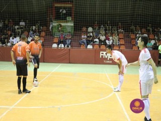 
<a style='margin-left: 5px;' class='btn btn-xs btn-social btn-facebook' href='https://www.facebook.com/sharer/sharer.php?u=https://www.boladovale.com.br/imgs/800-800-90/conteudo/fotos/1325/img9809.jpg' rel='popup' data-width='500' data-height='400'><i class='fa fa-facebook'></i>Compartilhar <span class='hidden-xs'>no Facebook</span>
</a> 
<a class='btn btn-default btn-xs' target='_blank' href='imgs/800-800-90/conteudo/fotos/1325/img9809.jpg'>
<span class='glyphicon glyphicon-cloud-download'></span> Salvar
</a> 
<span></span>