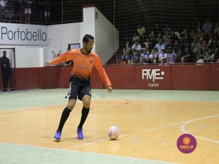 
<a style='margin-left: 5px;' class='btn btn-xs btn-social btn-facebook' href='https://www.facebook.com/sharer/sharer.php?u=https://www.boladovale.com.br/imgs/800-800-90/conteudo/fotos/1325/img9820.jpg' rel='popup' data-width='500' data-height='400'><i class='fa fa-facebook'></i>Compartilhar <span class='hidden-xs'>no Facebook</span>
</a> 
<a class='btn btn-default btn-xs' target='_blank' href='imgs/800-800-90/conteudo/fotos/1325/img9820.jpg'>
<span class='glyphicon glyphicon-cloud-download'></span> Salvar
</a> 
<span></span>