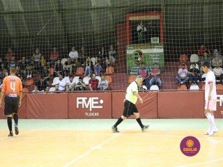 
<a style='margin-left: 5px;' class='btn btn-xs btn-social btn-facebook' href='https://www.facebook.com/sharer/sharer.php?u=https://www.boladovale.com.br/imgs/800-800-90/conteudo/fotos/1325/img9823.jpg' rel='popup' data-width='500' data-height='400'><i class='fa fa-facebook'></i>Compartilhar <span class='hidden-xs'>no Facebook</span>
</a> 
<a class='btn btn-default btn-xs' target='_blank' href='imgs/800-800-90/conteudo/fotos/1325/img9823.jpg'>
<span class='glyphicon glyphicon-cloud-download'></span> Salvar
</a> 
<span></span>