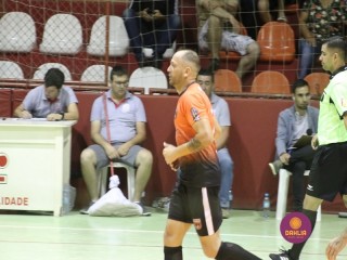 
<a style='margin-left: 5px;' class='btn btn-xs btn-social btn-facebook' href='https://www.facebook.com/sharer/sharer.php?u=https://www.boladovale.com.br/imgs/800-800-90/conteudo/fotos/1325/img9862.jpg' rel='popup' data-width='500' data-height='400'><i class='fa fa-facebook'></i>Compartilhar <span class='hidden-xs'>no Facebook</span>
</a> 
<a class='btn btn-default btn-xs' target='_blank' href='imgs/800-800-90/conteudo/fotos/1325/img9862.jpg'>
<span class='glyphicon glyphicon-cloud-download'></span> Salvar
</a> 
<span></span>
