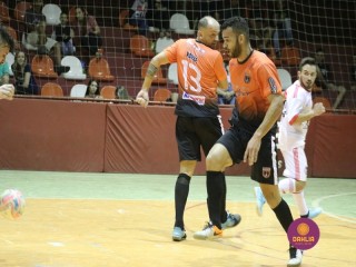 
<a style='margin-left: 5px;' class='btn btn-xs btn-social btn-facebook' href='https://www.facebook.com/sharer/sharer.php?u=https://www.boladovale.com.br/imgs/800-800-90/conteudo/fotos/1325/img9874.jpg' rel='popup' data-width='500' data-height='400'><i class='fa fa-facebook'></i>Compartilhar <span class='hidden-xs'>no Facebook</span>
</a> 
<a class='btn btn-default btn-xs' target='_blank' href='imgs/800-800-90/conteudo/fotos/1325/img9874.jpg'>
<span class='glyphicon glyphicon-cloud-download'></span> Salvar
</a> 
<span></span>