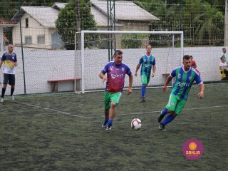 
<a style='margin-left: 5px;' class='btn btn-xs btn-social btn-facebook' href='https://www.facebook.com/sharer/sharer.php?u=https://www.boladovale.com.br/imgs/800-800-90/conteudo/fotos/1326/img0001.jpg' rel='popup' data-width='500' data-height='400'><i class='fa fa-facebook'></i>Compartilhar <span class='hidden-xs'>no Facebook</span>
</a> 
<a class='btn btn-default btn-xs' target='_blank' href='imgs/800-800-90/conteudo/fotos/1326/img0001.jpg'>
<span class='glyphicon glyphicon-cloud-download'></span> Salvar
</a> 
<span></span>