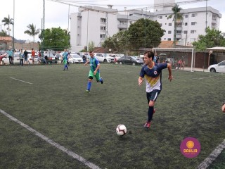 
<a style='margin-left: 5px;' class='btn btn-xs btn-social btn-facebook' href='https://www.facebook.com/sharer/sharer.php?u=https://www.boladovale.com.br/imgs/800-800-90/conteudo/fotos/1326/img0005.jpg' rel='popup' data-width='500' data-height='400'><i class='fa fa-facebook'></i>Compartilhar <span class='hidden-xs'>no Facebook</span>
</a> 
<a class='btn btn-default btn-xs' target='_blank' href='imgs/800-800-90/conteudo/fotos/1326/img0005.jpg'>
<span class='glyphicon glyphicon-cloud-download'></span> Salvar
</a> 
<span></span>