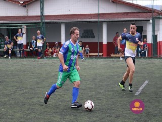 
<a style='margin-left: 5px;' class='btn btn-xs btn-social btn-facebook' href='https://www.facebook.com/sharer/sharer.php?u=https://www.boladovale.com.br/imgs/800-800-90/conteudo/fotos/1326/img0007.jpg' rel='popup' data-width='500' data-height='400'><i class='fa fa-facebook'></i>Compartilhar <span class='hidden-xs'>no Facebook</span>
</a> 
<a class='btn btn-default btn-xs' target='_blank' href='imgs/800-800-90/conteudo/fotos/1326/img0007.jpg'>
<span class='glyphicon glyphicon-cloud-download'></span> Salvar
</a> 
<span></span>