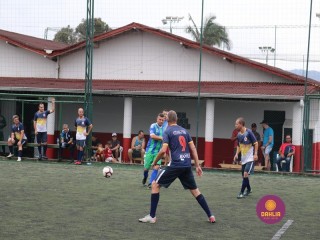 
<a style='margin-left: 5px;' class='btn btn-xs btn-social btn-facebook' href='https://www.facebook.com/sharer/sharer.php?u=https://www.boladovale.com.br/imgs/800-800-90/conteudo/fotos/1326/img0008.jpg' rel='popup' data-width='500' data-height='400'><i class='fa fa-facebook'></i>Compartilhar <span class='hidden-xs'>no Facebook</span>
</a> 
<a class='btn btn-default btn-xs' target='_blank' href='imgs/800-800-90/conteudo/fotos/1326/img0008.jpg'>
<span class='glyphicon glyphicon-cloud-download'></span> Salvar
</a> 
<span></span>