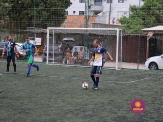 
<a style='margin-left: 5px;' class='btn btn-xs btn-social btn-facebook' href='https://www.facebook.com/sharer/sharer.php?u=https://www.boladovale.com.br/imgs/800-800-90/conteudo/fotos/1326/img0010.jpg' rel='popup' data-width='500' data-height='400'><i class='fa fa-facebook'></i>Compartilhar <span class='hidden-xs'>no Facebook</span>
</a> 
<a class='btn btn-default btn-xs' target='_blank' href='imgs/800-800-90/conteudo/fotos/1326/img0010.jpg'>
<span class='glyphicon glyphicon-cloud-download'></span> Salvar
</a> 
<span></span>