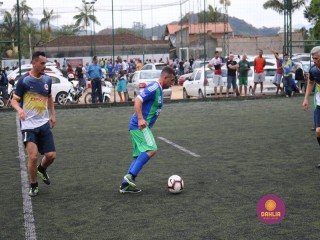 
<a style='margin-left: 5px;' class='btn btn-xs btn-social btn-facebook' href='https://www.facebook.com/sharer/sharer.php?u=https://www.boladovale.com.br/imgs/800-800-90/conteudo/fotos/1326/img0011.jpg' rel='popup' data-width='500' data-height='400'><i class='fa fa-facebook'></i>Compartilhar <span class='hidden-xs'>no Facebook</span>
</a> 
<a class='btn btn-default btn-xs' target='_blank' href='imgs/800-800-90/conteudo/fotos/1326/img0011.jpg'>
<span class='glyphicon glyphicon-cloud-download'></span> Salvar
</a> 
<span></span>