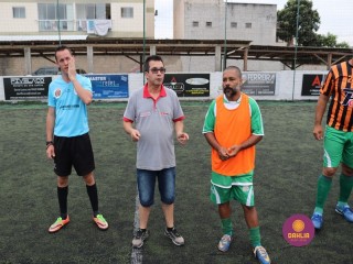 
<a style='margin-left: 5px;' class='btn btn-xs btn-social btn-facebook' href='https://www.facebook.com/sharer/sharer.php?u=https://www.boladovale.com.br/imgs/800-800-90/conteudo/fotos/1326/img0018.jpg' rel='popup' data-width='500' data-height='400'><i class='fa fa-facebook'></i>Compartilhar <span class='hidden-xs'>no Facebook</span>
</a> 
<a class='btn btn-default btn-xs' target='_blank' href='imgs/800-800-90/conteudo/fotos/1326/img0018.jpg'>
<span class='glyphicon glyphicon-cloud-download'></span> Salvar
</a> 
<span></span>
