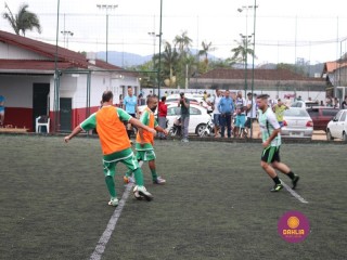 
<a style='margin-left: 5px;' class='btn btn-xs btn-social btn-facebook' href='https://www.facebook.com/sharer/sharer.php?u=https://www.boladovale.com.br/imgs/800-800-90/conteudo/fotos/1326/img0028.jpg' rel='popup' data-width='500' data-height='400'><i class='fa fa-facebook'></i>Compartilhar <span class='hidden-xs'>no Facebook</span>
</a> 
<a class='btn btn-default btn-xs' target='_blank' href='imgs/800-800-90/conteudo/fotos/1326/img0028.jpg'>
<span class='glyphicon glyphicon-cloud-download'></span> Salvar
</a> 
<span></span>