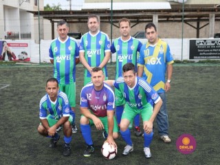 
<a style='margin-left: 5px;' class='btn btn-xs btn-social btn-facebook' href='https://www.facebook.com/sharer/sharer.php?u=https://www.boladovale.com.br/imgs/800-800-90/conteudo/fotos/1326/img9900.jpg' rel='popup' data-width='500' data-height='400'><i class='fa fa-facebook'></i>Compartilhar <span class='hidden-xs'>no Facebook</span>
</a> 
<a class='btn btn-default btn-xs' target='_blank' href='imgs/800-800-90/conteudo/fotos/1326/img9900.jpg'>
<span class='glyphicon glyphicon-cloud-download'></span> Salvar
</a> 
<span></span>