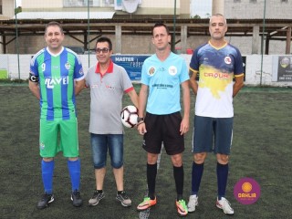 
<a style='margin-left: 5px;' class='btn btn-xs btn-social btn-facebook' href='https://www.facebook.com/sharer/sharer.php?u=https://www.boladovale.com.br/imgs/800-800-90/conteudo/fotos/1326/img9902.jpg' rel='popup' data-width='500' data-height='400'><i class='fa fa-facebook'></i>Compartilhar <span class='hidden-xs'>no Facebook</span>
</a> 
<a class='btn btn-default btn-xs' target='_blank' href='imgs/800-800-90/conteudo/fotos/1326/img9902.jpg'>
<span class='glyphicon glyphicon-cloud-download'></span> Salvar
</a> 
<span></span>