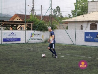 
<a style='margin-left: 5px;' class='btn btn-xs btn-social btn-facebook' href='https://www.facebook.com/sharer/sharer.php?u=https://www.boladovale.com.br/imgs/800-800-90/conteudo/fotos/1326/img9910.jpg' rel='popup' data-width='500' data-height='400'><i class='fa fa-facebook'></i>Compartilhar <span class='hidden-xs'>no Facebook</span>
</a> 
<a class='btn btn-default btn-xs' target='_blank' href='imgs/800-800-90/conteudo/fotos/1326/img9910.jpg'>
<span class='glyphicon glyphicon-cloud-download'></span> Salvar
</a> 
<span></span>