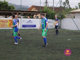 
<a style='margin-left: 5px;' class='btn btn-xs btn-social btn-facebook' href='https://www.facebook.com/sharer/sharer.php?u=https://www.boladovale.com.br/imgs/800-800-90/conteudo/fotos/1326/img9913.jpg' rel='popup' data-width='500' data-height='400'><i class='fa fa-facebook'></i>Compartilhar <span class='hidden-xs'>no Facebook</span>
</a> 
<a class='btn btn-default btn-xs' target='_blank' href='imgs/800-800-90/conteudo/fotos/1326/img9913.jpg'>
<span class='glyphicon glyphicon-cloud-download'></span> Salvar
</a> 
<span></span>