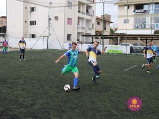 
<a style='margin-left: 5px;' class='btn btn-xs btn-social btn-facebook' href='https://www.facebook.com/sharer/sharer.php?u=https://www.boladovale.com.br/imgs/800-800-90/conteudo/fotos/1326/img9921.jpg' rel='popup' data-width='500' data-height='400'><i class='fa fa-facebook'></i>Compartilhar <span class='hidden-xs'>no Facebook</span>
</a> 
<a class='btn btn-default btn-xs' target='_blank' href='imgs/800-800-90/conteudo/fotos/1326/img9921.jpg'>
<span class='glyphicon glyphicon-cloud-download'></span> Salvar
</a> 
<span></span>