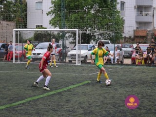
<a style='margin-left: 5px;' class='btn btn-xs btn-social btn-facebook' href='https://www.facebook.com/sharer/sharer.php?u=https://www.boladovale.com.br/imgs/800-800-90/conteudo/fotos/1326/img9950.jpg' rel='popup' data-width='500' data-height='400'><i class='fa fa-facebook'></i>Compartilhar <span class='hidden-xs'>no Facebook</span>
</a> 
<a class='btn btn-default btn-xs' target='_blank' href='imgs/800-800-90/conteudo/fotos/1326/img9950.jpg'>
<span class='glyphicon glyphicon-cloud-download'></span> Salvar
</a> 
<span></span>